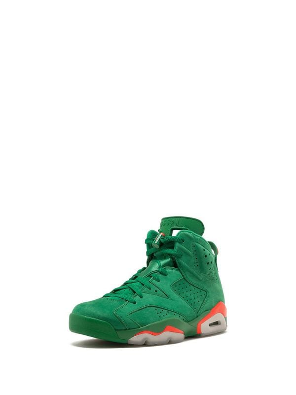 Les baskets Air Jordan 6 Retro "Pantone" Femme permettent de personnaliser votre style tout en bénéficiant d’un confort supérieur.