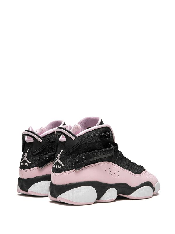 Les baskets Air Jordan 6 Retro "Pantone" Femme permettent de personnaliser votre style tout en bénéficiant d’un confort supérieur.