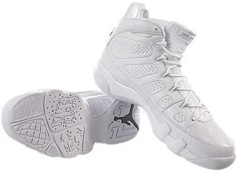 Les  baskets Air Jordan 9 Retro "Pantone" Femme permettent de personnaliser votre style tout en bénéficiant d’un confort supérieur.