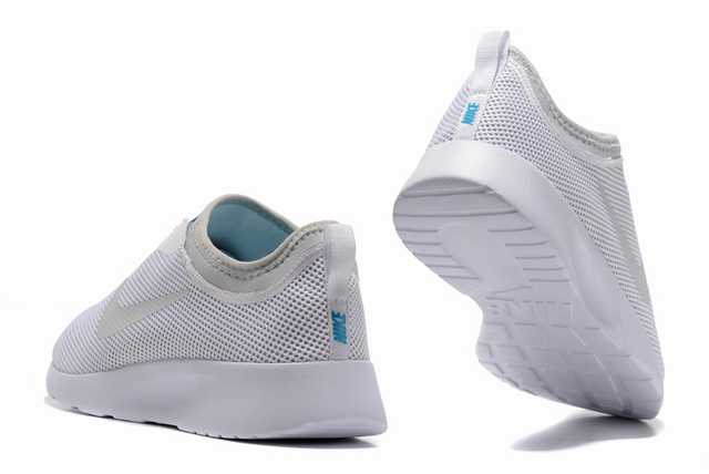 Les baskets Nike Tanjun Femme sont un témoignage de l'engagement de Nike à combiner style et innovation.