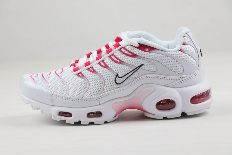 les baskets Nike TN Air Max Plus Femme sont un témoignage de l'engagement de Nike à combiner style et innovation. Exceptionnel