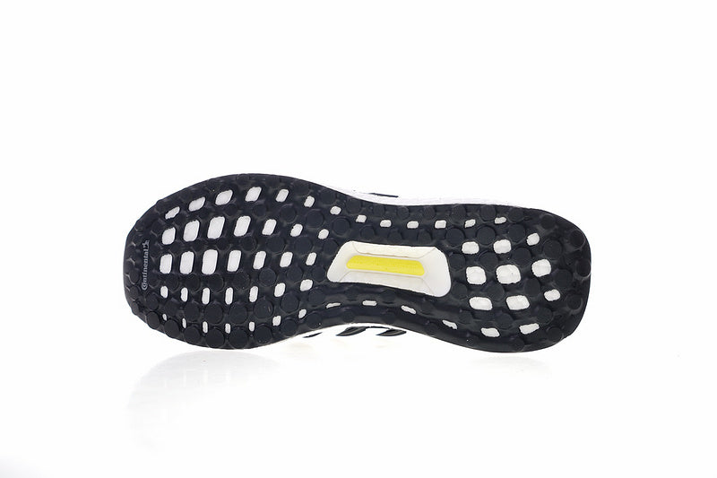 Les baskets Adidas UltraBoost 4.0 Femme sont reconnues pour leur combinaison parfaite de performance et de style.