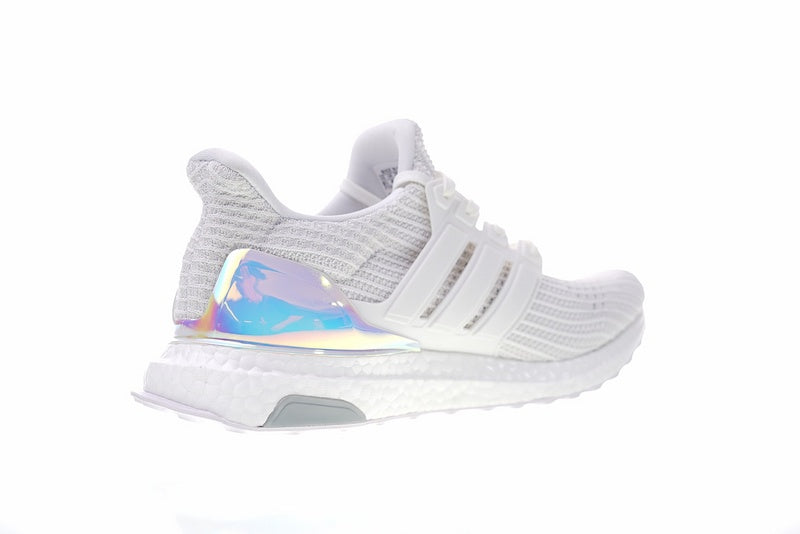 Les baskets Adidas UltraBoost 4.0 Femme sont reconnues pour leur combinaison parfaite de performance et de style.