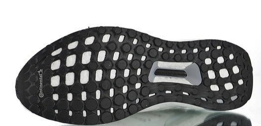 Les baskets Adidas UltraBoost 4.0 Femme sont reconnues pour leur combinaison parfaite de performance et de style.