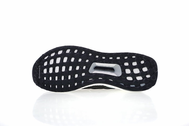 Les baskets Adidas UltraBoost 4.0 Femme sont reconnues pour leur combinaison parfaite de performance et de style.