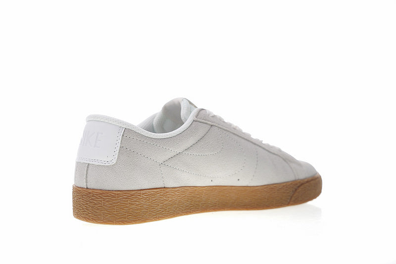 Résultats de l'évolution emblématique de la ligne Nike, les Nike Blazer Low 40 sont un témoignage de l'engagement de Nike à combiner style et innovation.