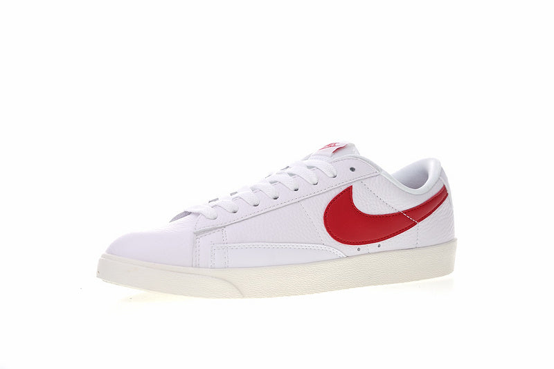 Résultats de l'évolution emblématique de la ligne Nike, les Nike Blazer Low 40 sont un témoignage de l'engagement de Nike à combiner style et innovation.