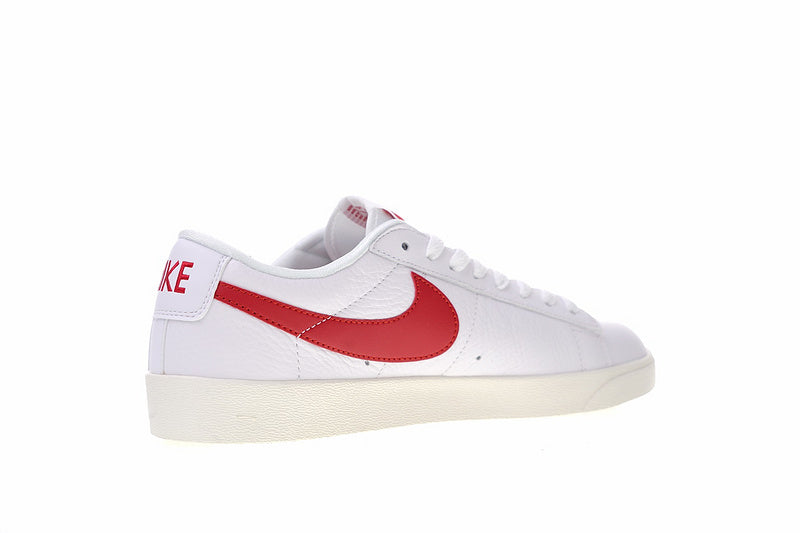 Résultats de l'évolution emblématique de la ligne Nike, les Nike Blazer Low 40 sont un témoignage de l'engagement de Nike à combiner style et innovation.