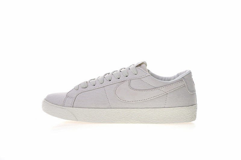 Résultats de l'évolution emblématique de la ligne Nike, les Nike Blazer Low 40 sont un témoignage de l'engagement de Nike à combiner style et innovation.