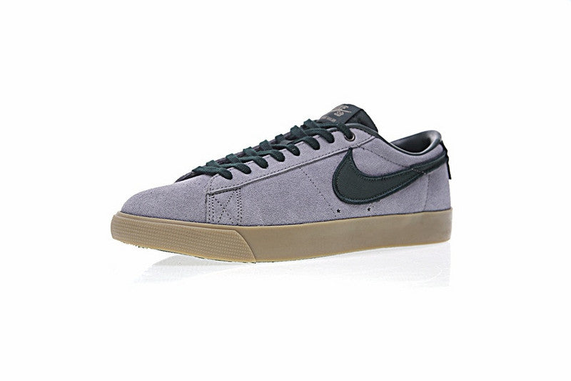 Résultats de l'évolution emblématique de la ligne Nike, les Nike Blazer Low 40 sont un témoignage de l'engagement de Nike à combiner style et innovation.