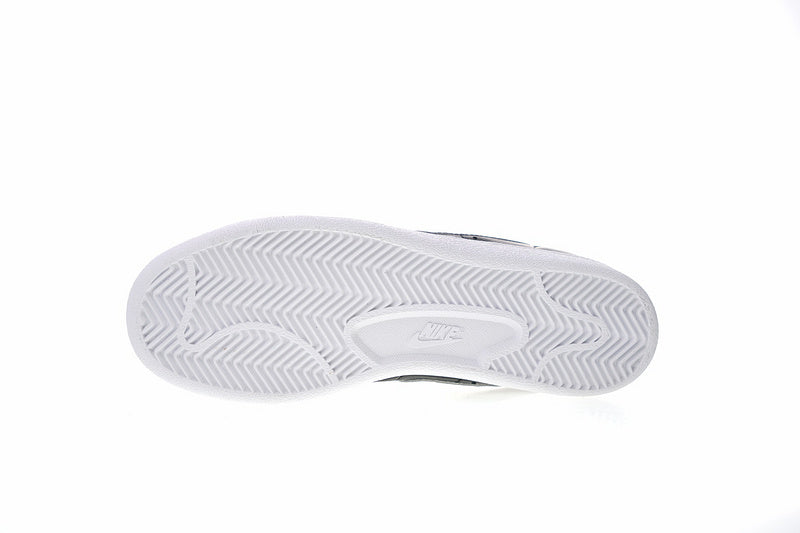 Résultats de l'évolution emblématique de la ligne Nike, les Nike Blazer Low 40 sont un témoignage de l'engagement de Nike à combiner style et innovation.
