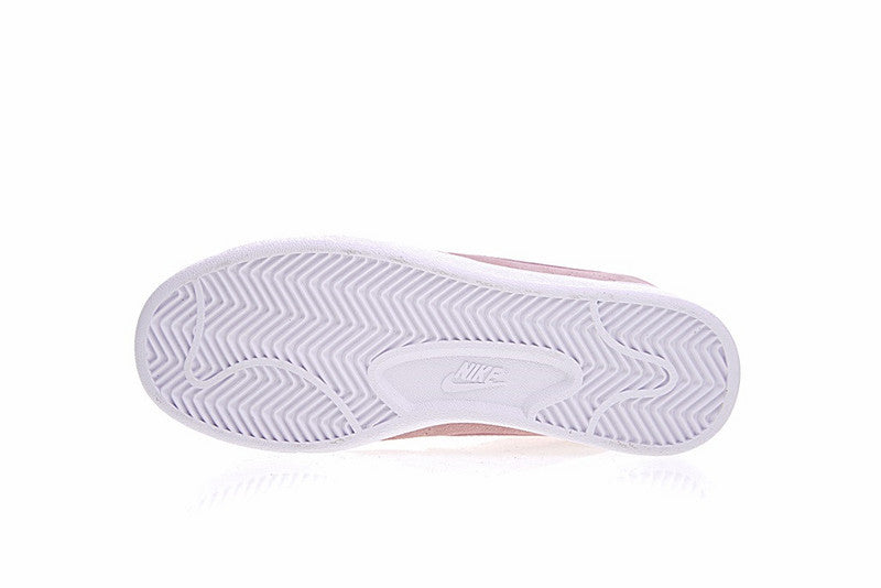 Résultats de l'évolution emblématique de la ligne Nike, les Nike Blazer Low 40 sont un témoignage de l'engagement de Nike à combiner style et innovation.