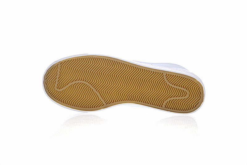 Résultats de l'évolution emblématique de la ligne Nike, les Nike Blazer Low 40 sont un témoignage de l'engagement de Nike à combiner style et innovation.