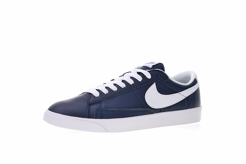 Résultats de l'évolution emblématique de la ligne Nike, les Nike Blazer Low 40 sont un témoignage de l'engagement de Nike à combiner style et innovation.