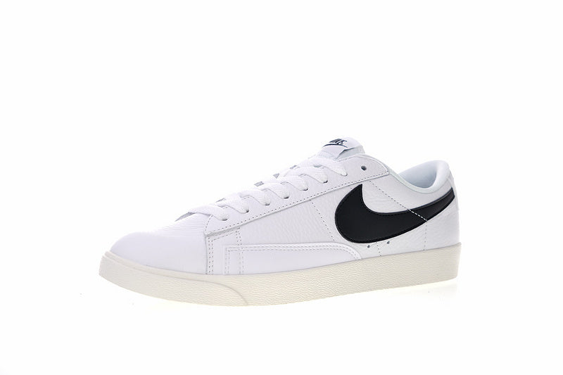 Résultats de l'évolution emblématique de la ligne Nike, les Nike Blazer Low 40 sont un témoignage de l'engagement de Nike à combiner style et innovation.