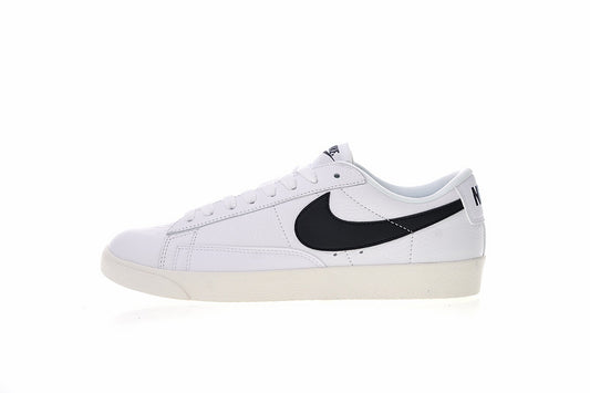 Résultats de l'évolution emblématique de la ligne Nike, les Nike Blazer Low 40 sont un témoignage de l'engagement de Nike à combiner style et innovation.