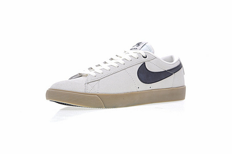 Résultats de l'évolution emblématique de la ligne Nike, les Nike Blazer Low 40 sont un témoignage de l'engagement de Nike à combiner style et innovation.