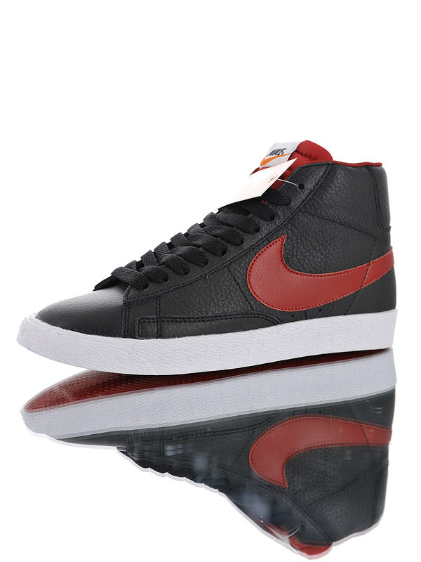 Résultats de l'évolution emblématique de la ligne Nike, les Nike Blazer Mid sont un témoignage de l'engagement de Nike à combiner style et innovation.