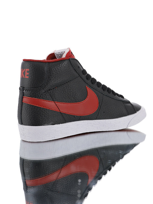 Résultats de l'évolution emblématique de la ligne Nike, les Nike Blazer Mid sont un témoignage de l'engagement de Nike à combiner style et innovation.
