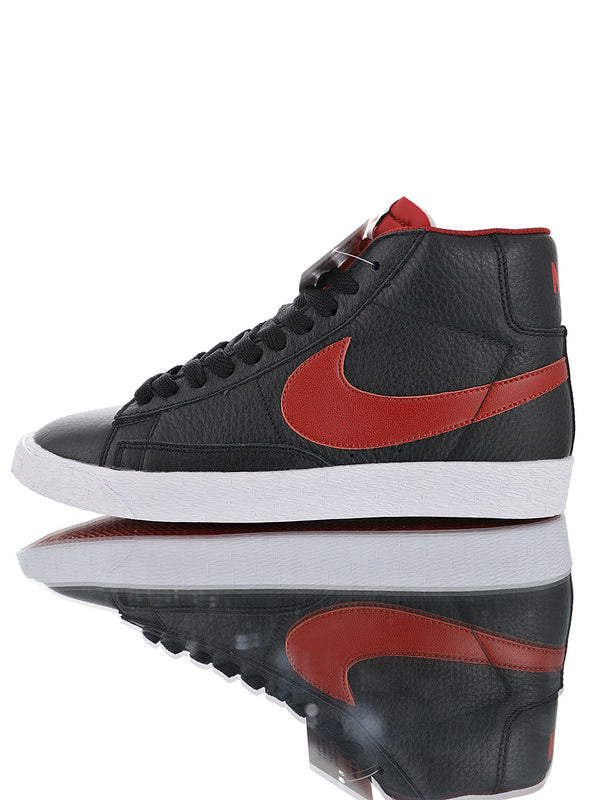 Résultats de l'évolution emblématique de la ligne Nike, les Nike Blazer Mid sont un témoignage de l'engagement de Nike à combiner style et innovation.
