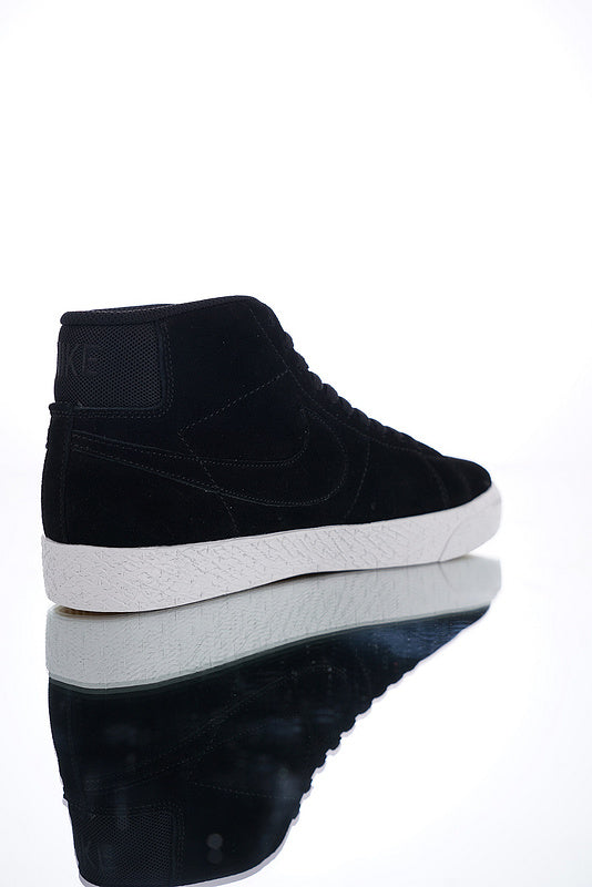 Résultats de l'évolution emblématique de la ligne Nike, les Nike Blazer Mid sont un témoignage de l'engagement de Nike à combiner style et innovation.