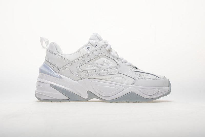 Résultats de l'évolution emblématique de la ligne Nike, les baskets Nike M2K Tekno Femme  sont un témoignage de l'engagement de Nike à combiner style et innovation.