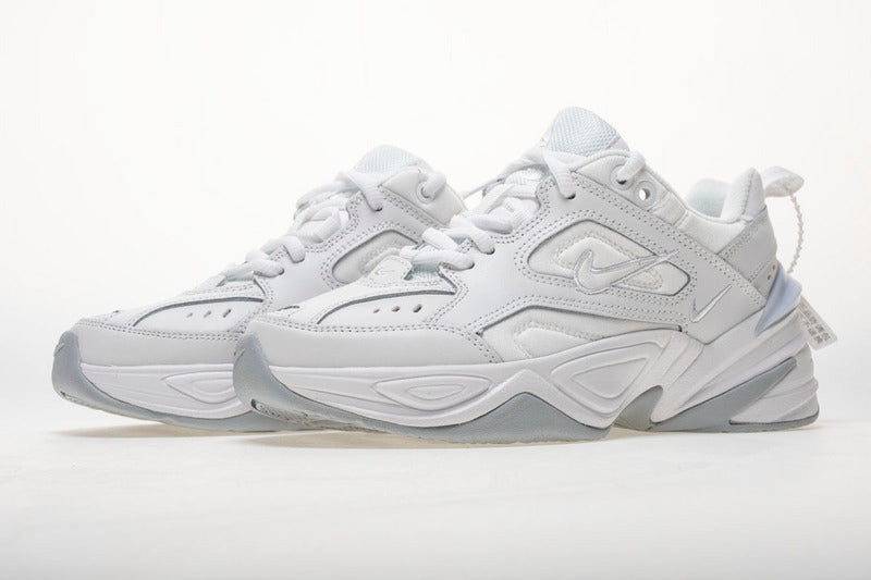 Résultats de l'évolution emblématique de la ligne Nike, les baskets Nike M2K Tekno Femme  sont un témoignage de l'engagement de Nike à combiner style et innovation.