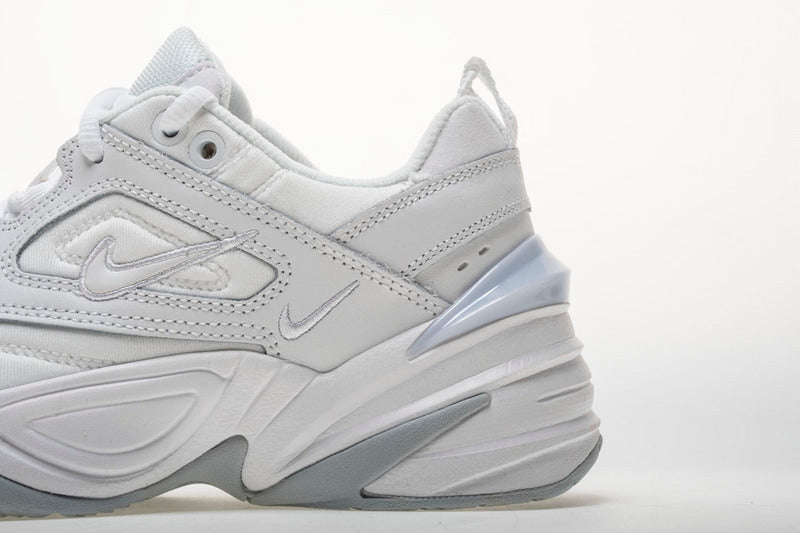 Résultats de l'évolution emblématique de la ligne Nike, les baskets Nike M2K Tekno Femme  sont un témoignage de l'engagement de Nike à combiner style et innovation.