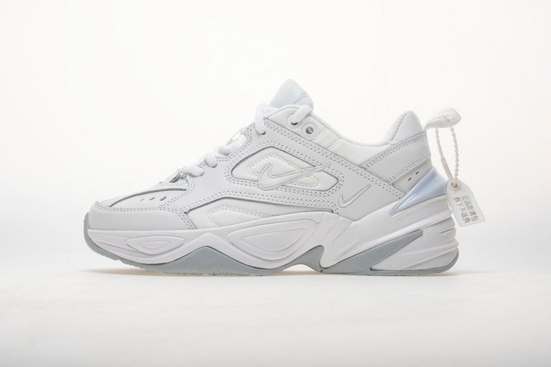 Résultats de l'évolution emblématique de la ligne Nike, les baskets Nike M2K Tekno Femme  sont un témoignage de l'engagement de Nike à combiner style et innovation.