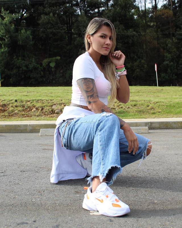 Résultats de l'évolution emblématique de la ligne Nike, les baskets Nike M2K Tekno Femme  sont un témoignage de l'engagement de Nike à combiner style et innovation.