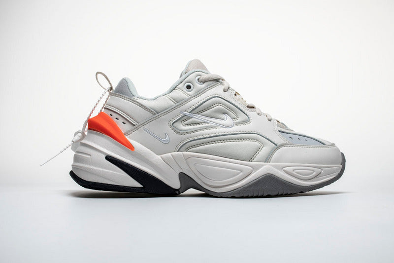 Résultats de l'évolution emblématique de la ligne Nike, les baskets Nike M2K Tekno Femme  sont un témoignage de l'engagement de Nike à combiner style et innovation.