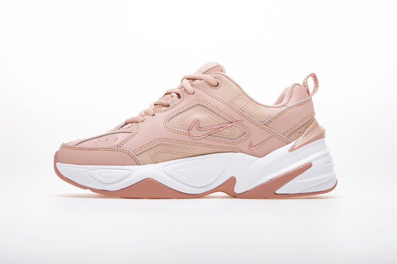 Résultats de l'évolution emblématique de la ligne Nike, les baskets Nike M2K Tekno Femme  sont un témoignage de l'engagement de Nike à combiner style et innovation.