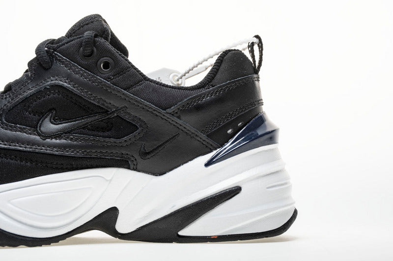 Résultats de l'évolution emblématique de la ligne Nike, les baskets Nike M2K Tekno Femme  sont un témoignage de l'engagement de Nike à combiner style et innovation.