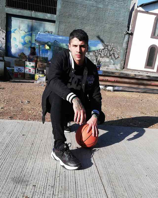 Résultats de l'évolution emblématique de la ligne Nike, les baskets Nike M2K Tekno Femme  sont un témoignage de l'engagement de Nike à combiner style et innovation.