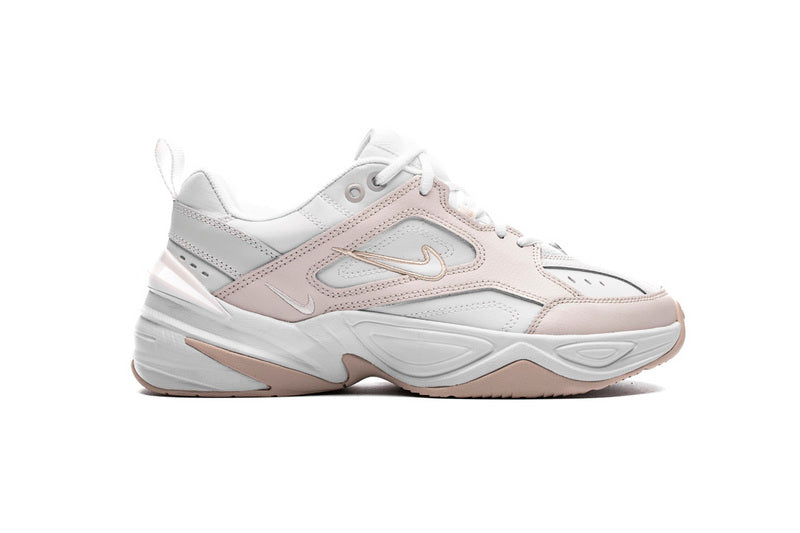 Résultats de l'évolution emblématique de la ligne Nike, les baskets Nike M2K Tekno Femme  sont un témoignage de l'engagement de Nike à combiner style et innovation.
