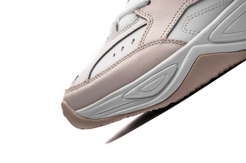 Résultats de l'évolution emblématique de la ligne Nike, les baskets Nike M2K Tekno Femme  sont un témoignage de l'engagement de Nike à combiner style et innovation.