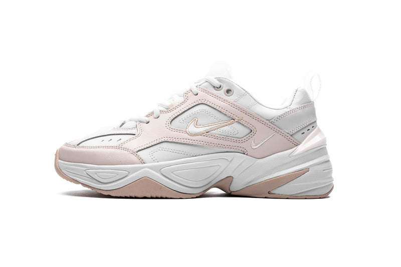 Résultats de l'évolution emblématique de la ligne Nike, les baskets Nike M2K Tekno Femme  sont un témoignage de l'engagement de Nike à combiner style et innovation.