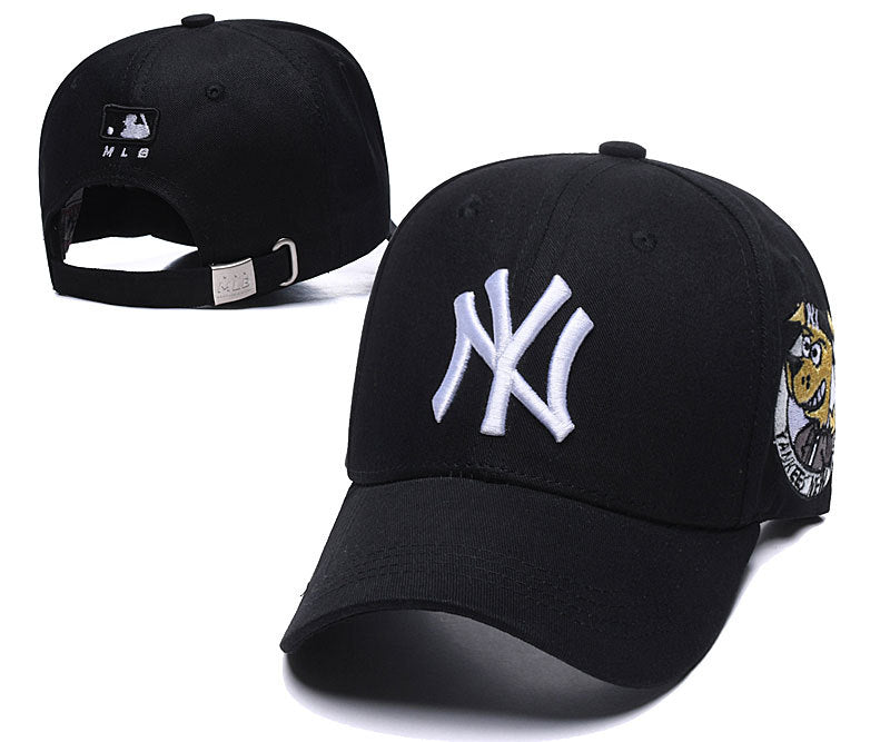 Les casquettes New Era unisexe sont une référence.
incontournable pour ceux qui recherchent un accessoire à la fois tendance et fonctionnel.
En plus, leur design emblématique, associé à des matériaux de qualité.