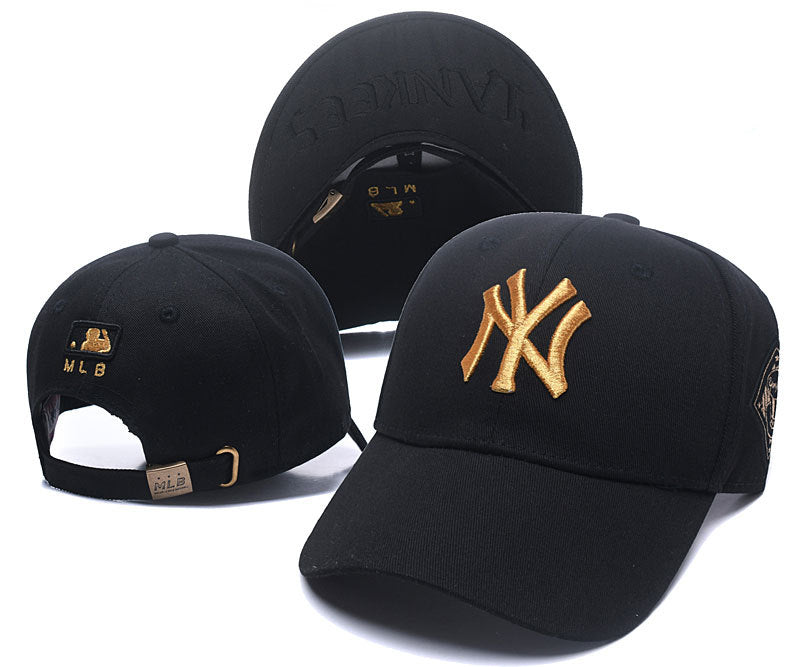Les casquettes New Era unisexe sont une référence.
incontournable pour ceux qui recherchent un accessoire à la fois tendance et fonctionnel.
En plus, leur design emblématique, associé à des matériaux de qualité.