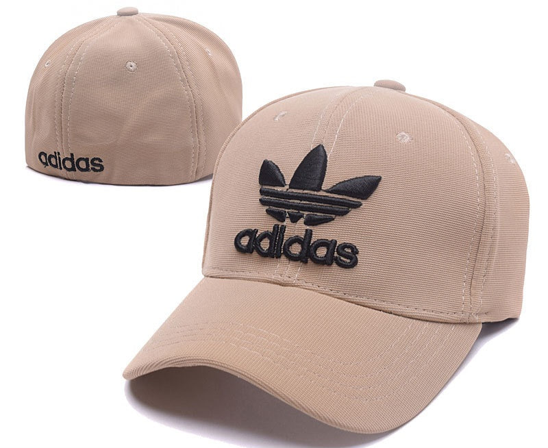 Les casquettes snapback Nike combinent parfaitement un design moderne et une fonctionnalité optimale, idéales pour un look sportif et urbain.