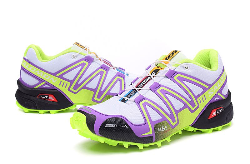 Les baskets Salomon Speed Cross III 1 Femme sont un témoignage de l'engagement de Salomon à combiner style et innovation.