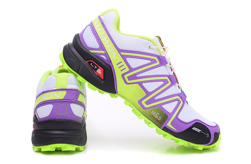 Les baskets Salomon Speed Cross III 1 Femme sont un témoignage de l'engagement de Salomon à combiner style et innovation.