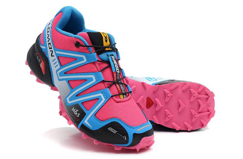 Les baskets Salomon Speed Cross III 1 Femme sont un témoignage de l'engagement de Salomon à combiner style et innovation.