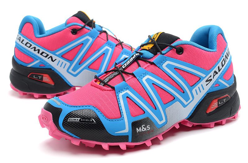 Les baskets Salomon Speed Cross III 1 Femme sont un témoignage de l'engagement de Salomon à combiner style et innovation.