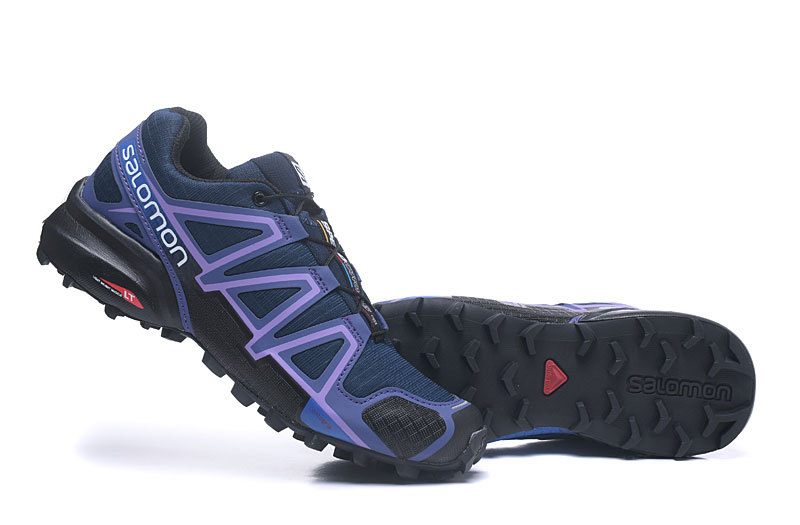 Les baskets Salomon Speed Cross III 1 Femme sont un témoignage de l'engagement de Salomon à combiner style et innovation.