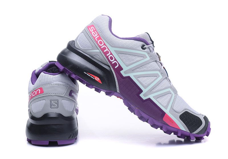 Les baskets Salomon Speed Cross III 1 Femme sont un témoignage de l'engagement de Salomon à combiner style et innovation.