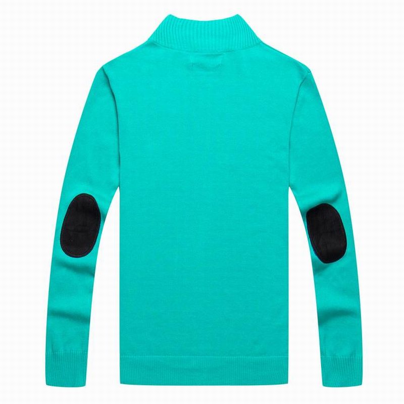 Les pulls Polo Ralph Lauren combinent élégance et confort avec une maîtrise inégalée.