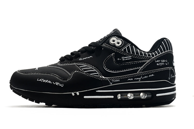 Les baskets Nike Air Max 1 Femme incarnent l’héritage emblématique de la marque Nike, combinant un design intemporel avec des touches modernes.