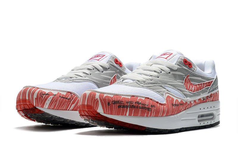 Les baskets Nike Air Max 1 Femme incarnent l’héritage emblématique de la marque Nike, combinant un design intemporel avec des touches modernes.