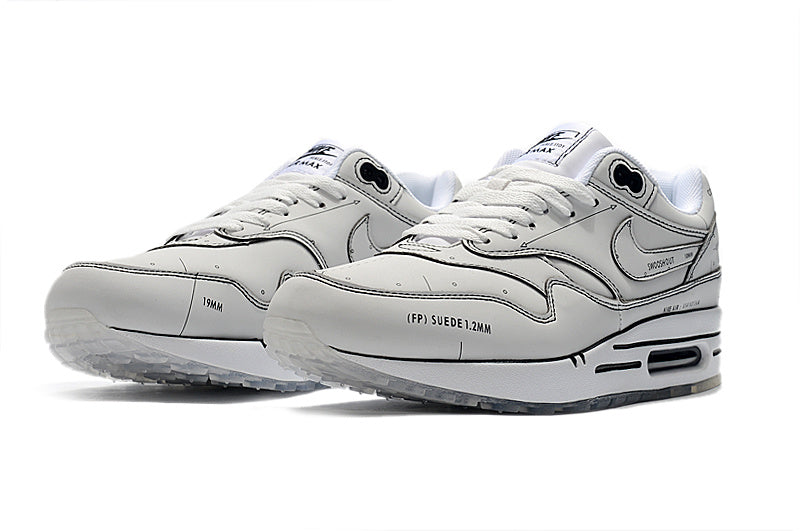 Les baskets Nike Air Max 1 Femme incarnent l’héritage emblématique de la marque Nike, combinant un design intemporel avec des touches modernes.